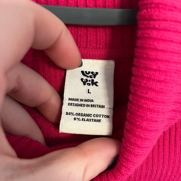 Lucy & Yak Aiden Ribbed Roll Neck Turtleneck in Fuchsia - Picture 4 of 5